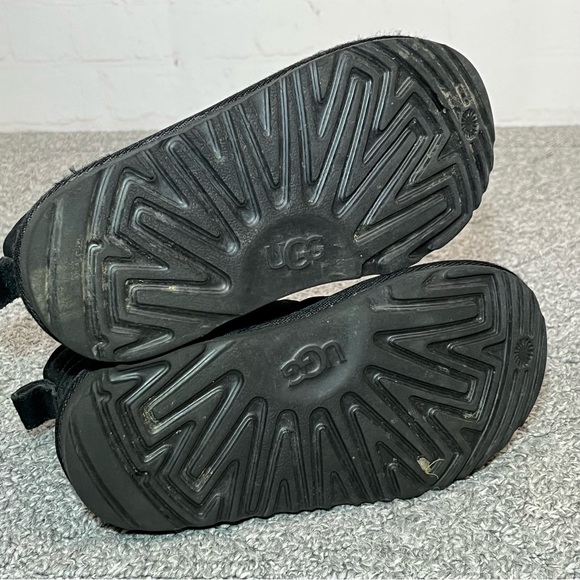 UGG Neumel ll Suede Chestnut Style Toddler Boots 1017320T Size 12 Black - Picture 9 of 9